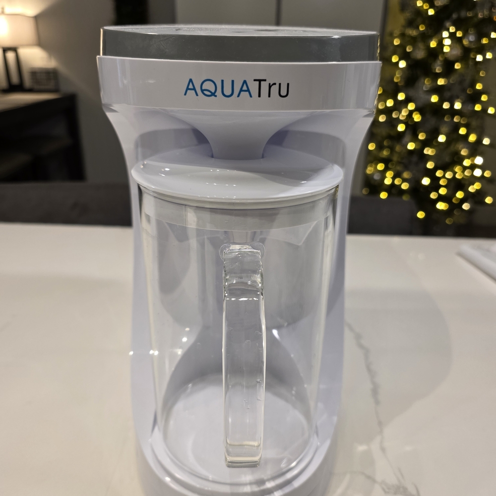 Aqua Water Filtration System with Clear and White Design - Picture 3 of 4
